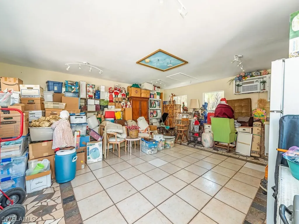 630 10th Avenue NW Naples FL 34120