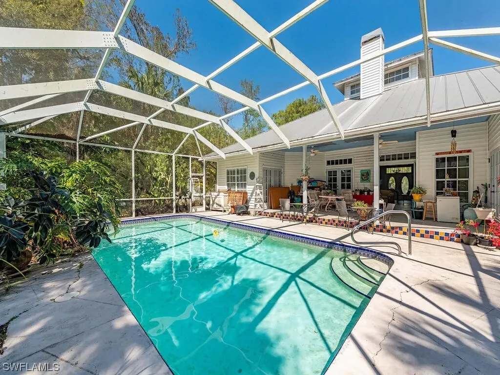 630 10th Avenue NW Naples FL 34120