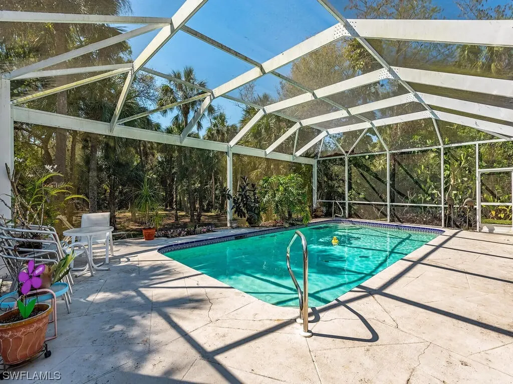 630 10th Avenue NW Naples FL 34120