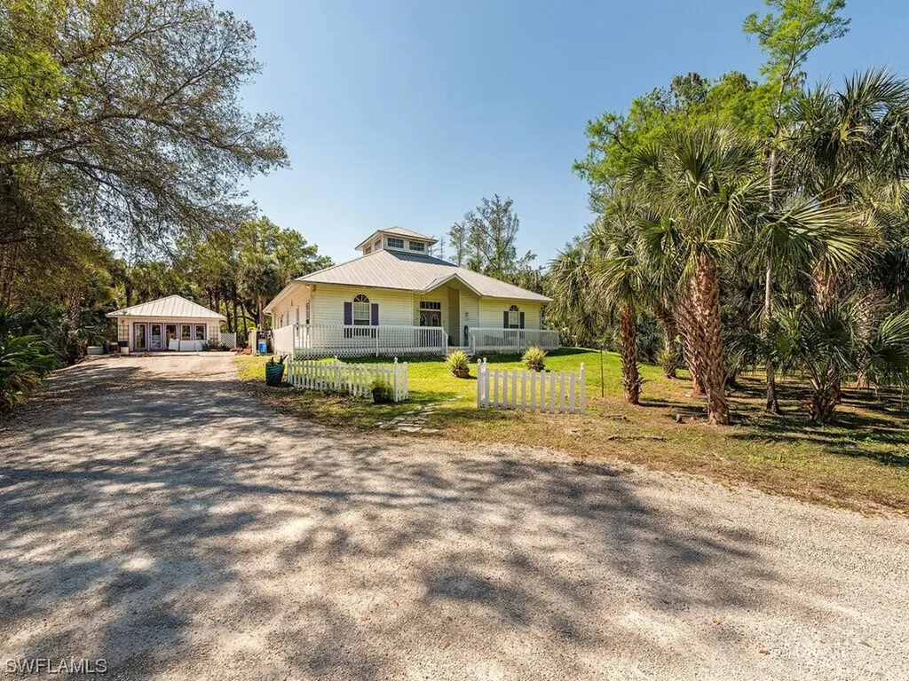 630 10th Avenue NW Naples FL 34120