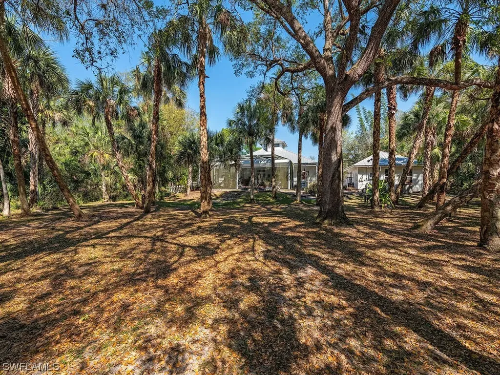 630 10th Avenue NW Naples FL 34120