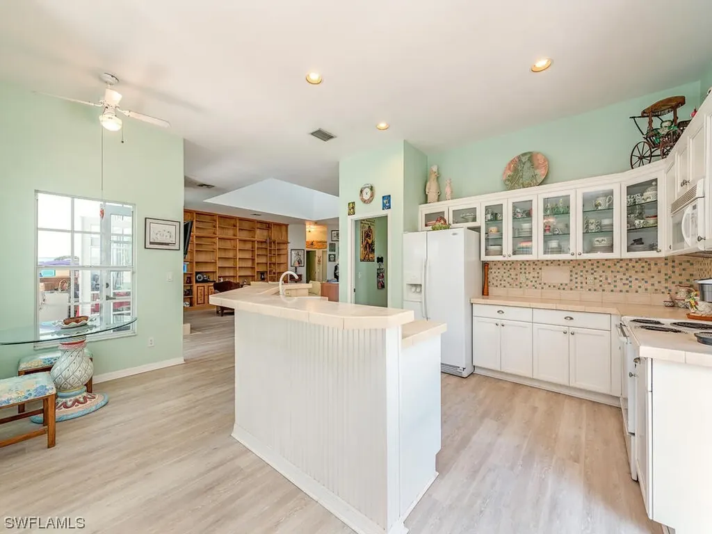 630 10th Avenue NW Naples FL 34120