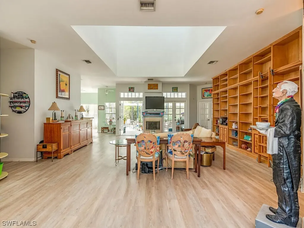 630 10th Avenue NW Naples FL 34120