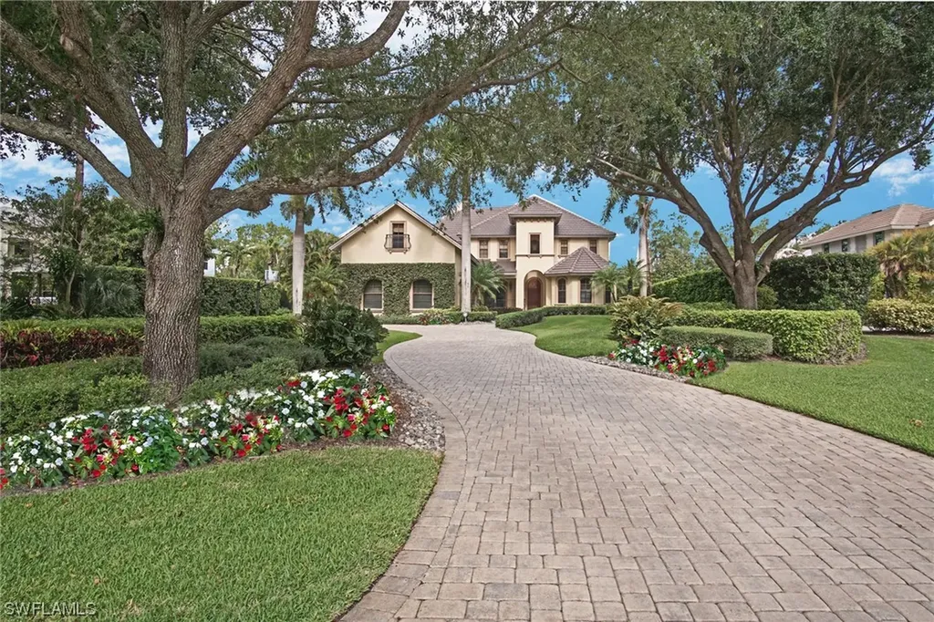 9129 The Lane Naples FL 34109