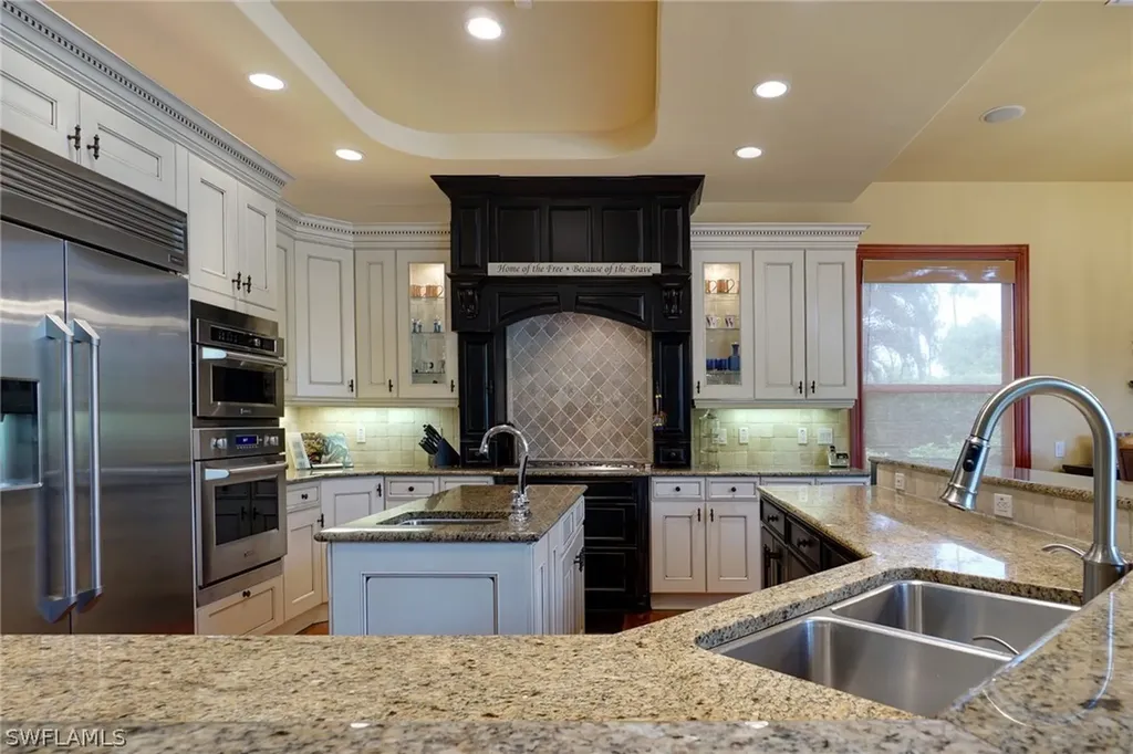 9129 The Lane Naples FL 34109