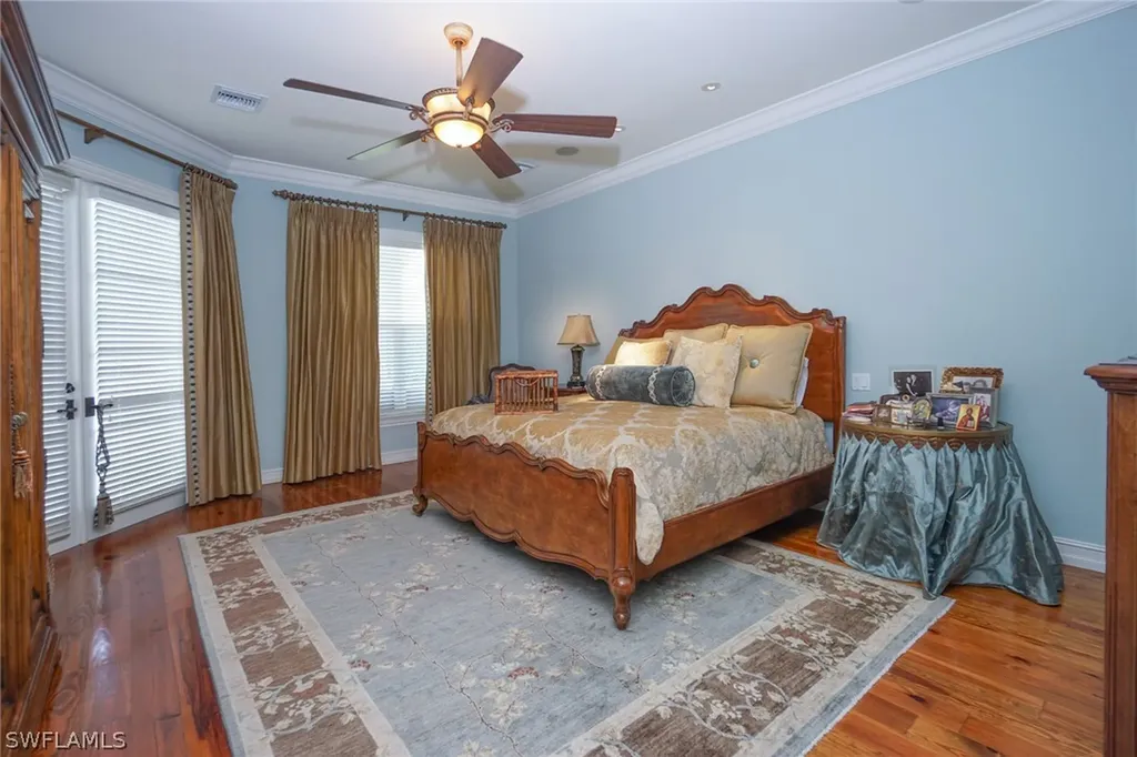 9129 The Lane Naples FL 34109