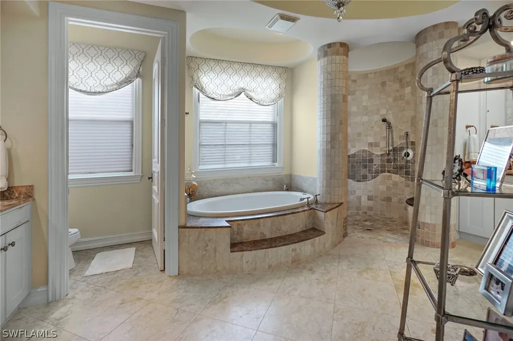 9129 The Lane Naples FL 34109