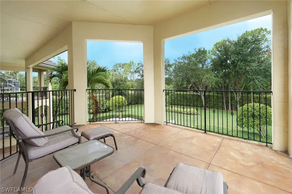 9129 The Lane Naples FL 34109
