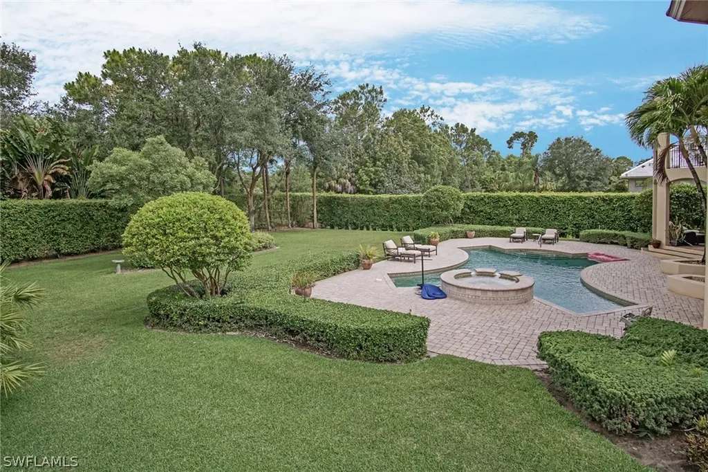 9129 The Lane Naples FL 34109