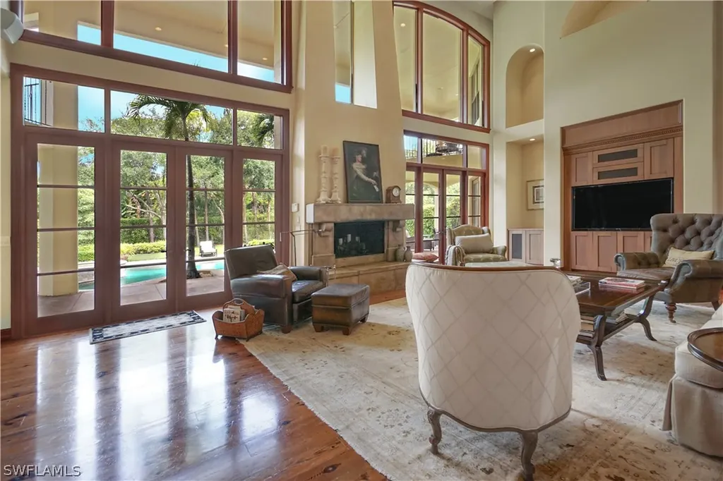 9129 The Lane Naples FL 34109