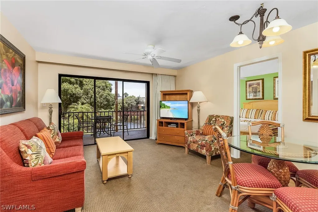 600 Neapolitan Way Naples FL 34103