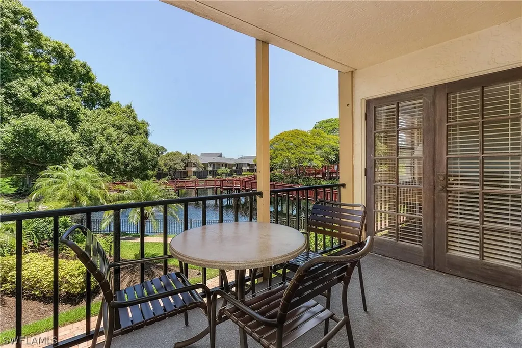 600 Neapolitan Way Naples FL 34103