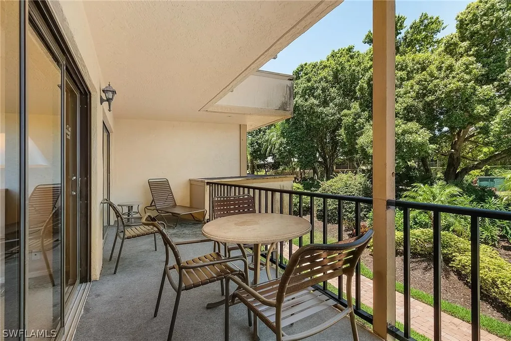 600 Neapolitan Way Naples FL 34103