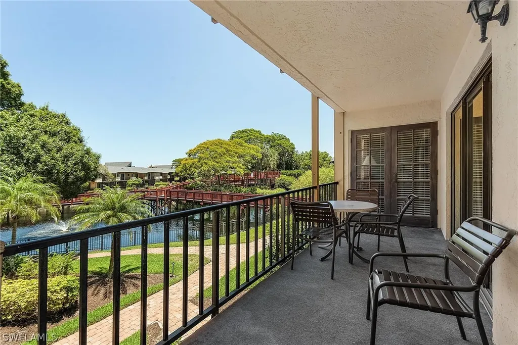 600 Neapolitan Way Naples FL 34103