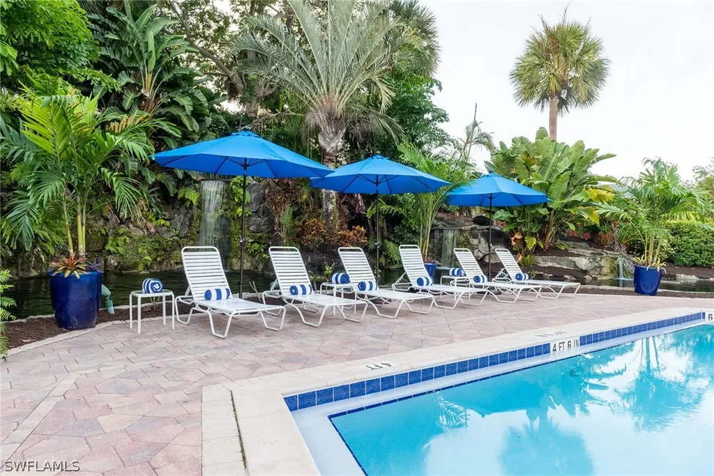600 Neapolitan Way Naples FL 34103