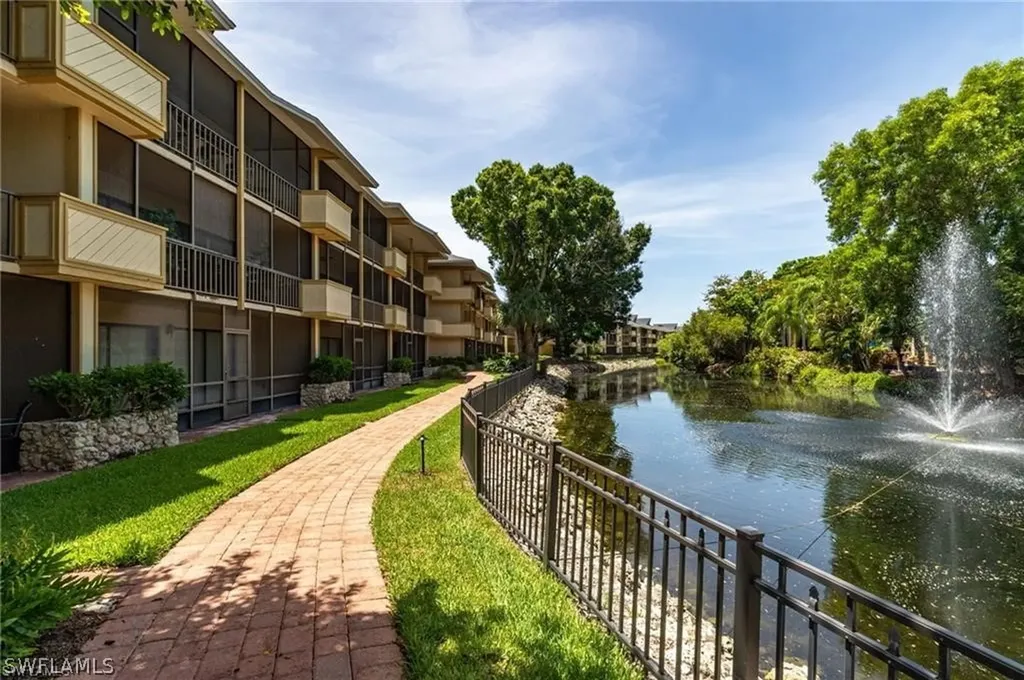 600 Neapolitan Way Naples FL 34103