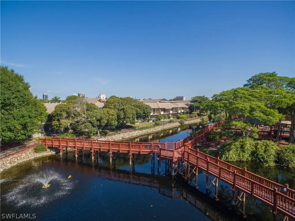 600 Neapolitan Way Naples FL 34103