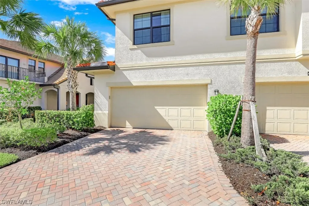 1419 Santiago Circle Naples FL 34113