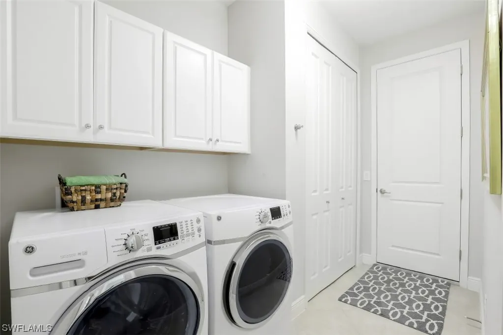 3703 Canopy Circle Naples FL 34120
