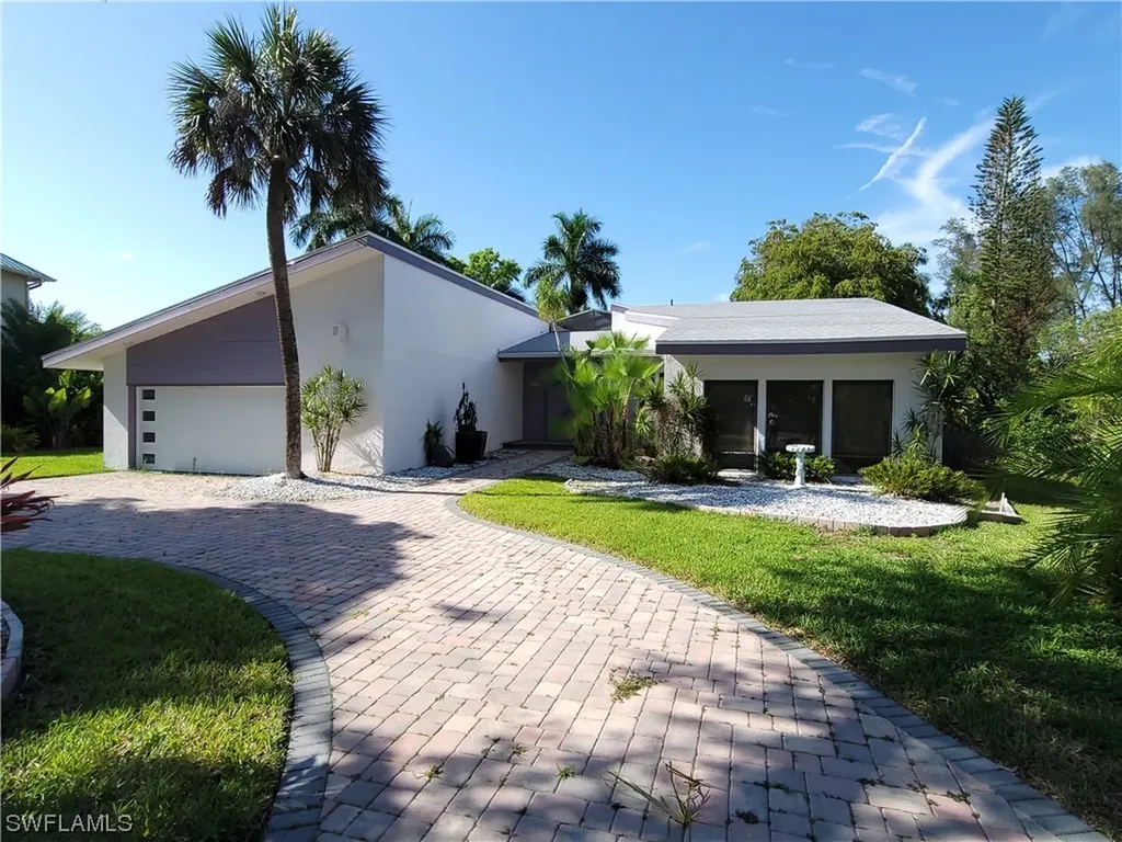 15600 Light Blue Circle Fort Myers FL 33908