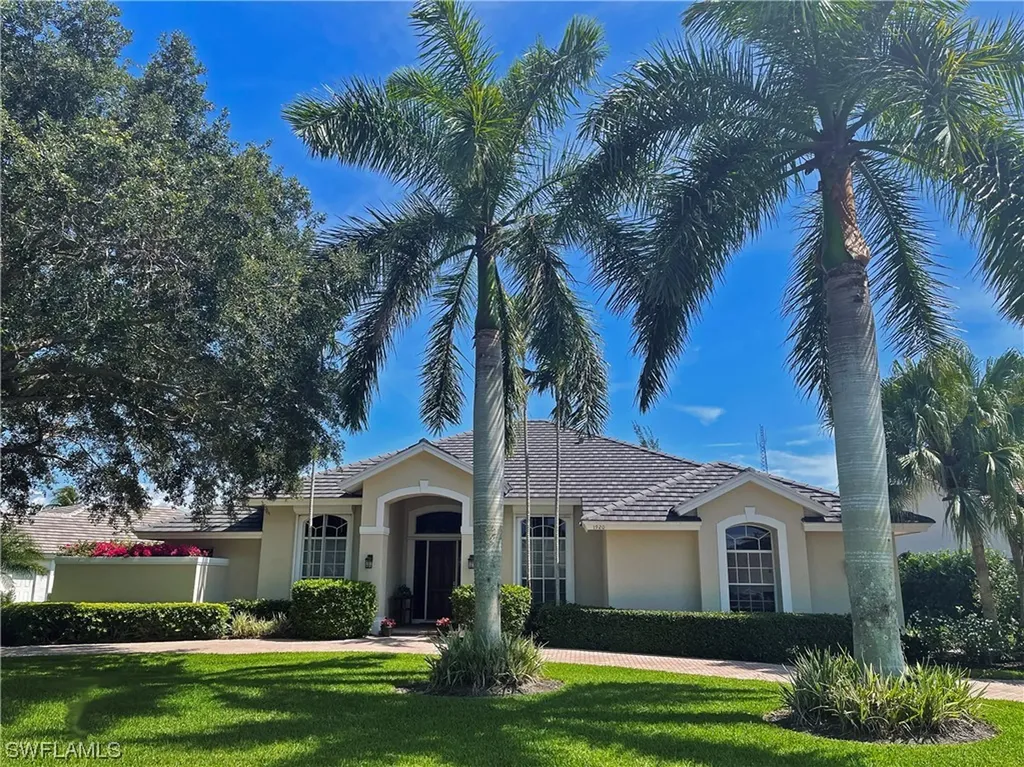 1920 Manchester Circle Naples FL 34109