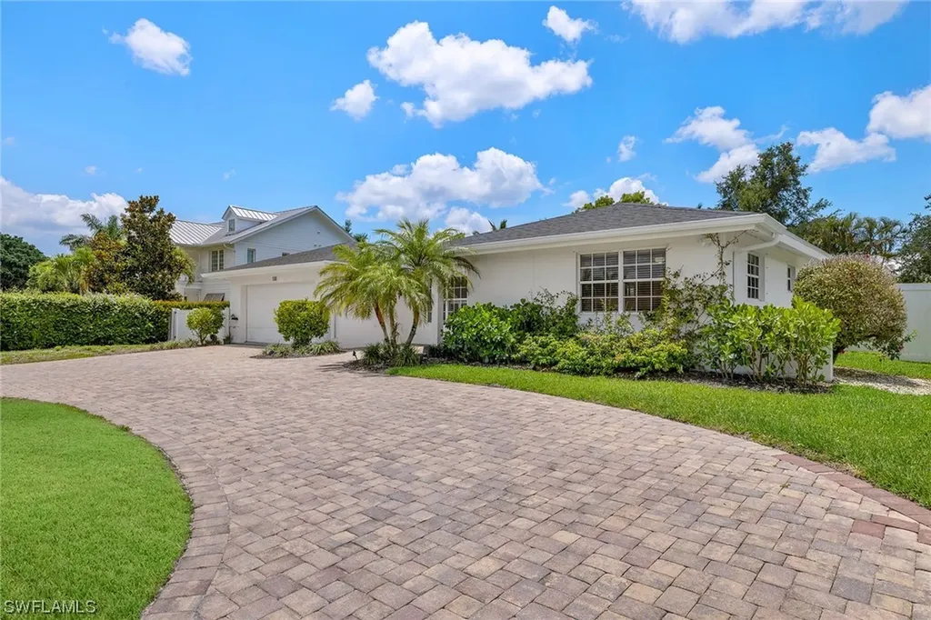 740 Orchid Drive Naples FL 34102