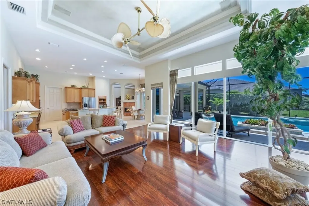 521 Wedgewood Way Naples FL 34119