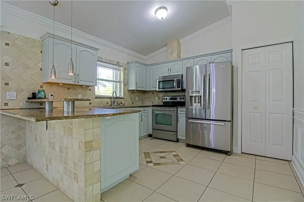 670 20th Avenue NE Naples FL 34120