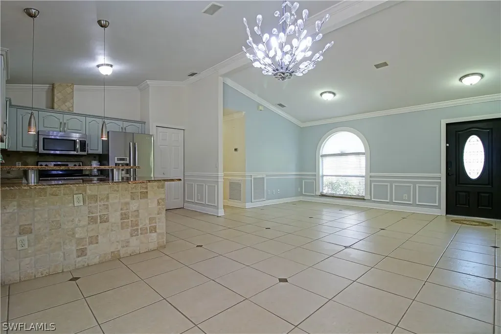 670 20th Avenue NE Naples FL 34120