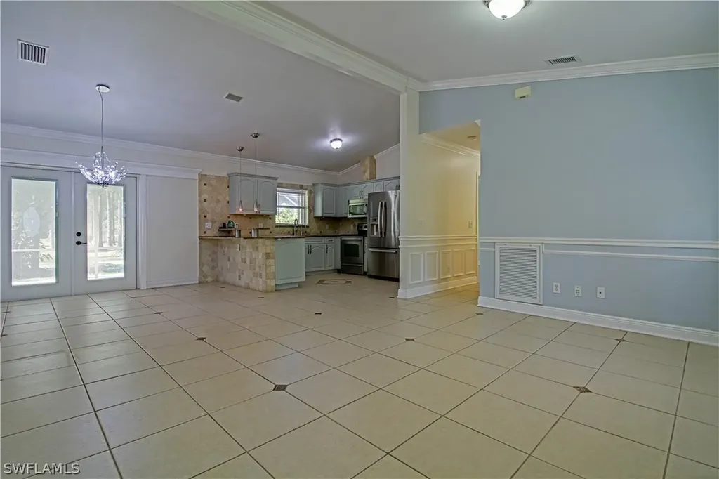 670 20th Avenue NE Naples FL 34120