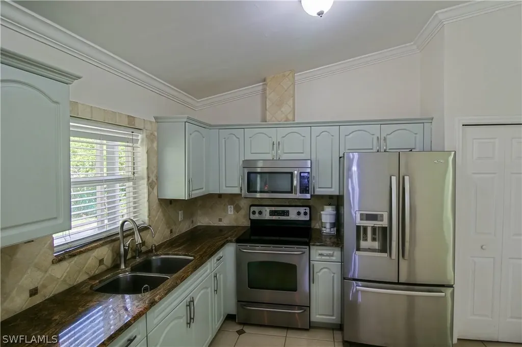 670 20th Avenue NE Naples FL 34120