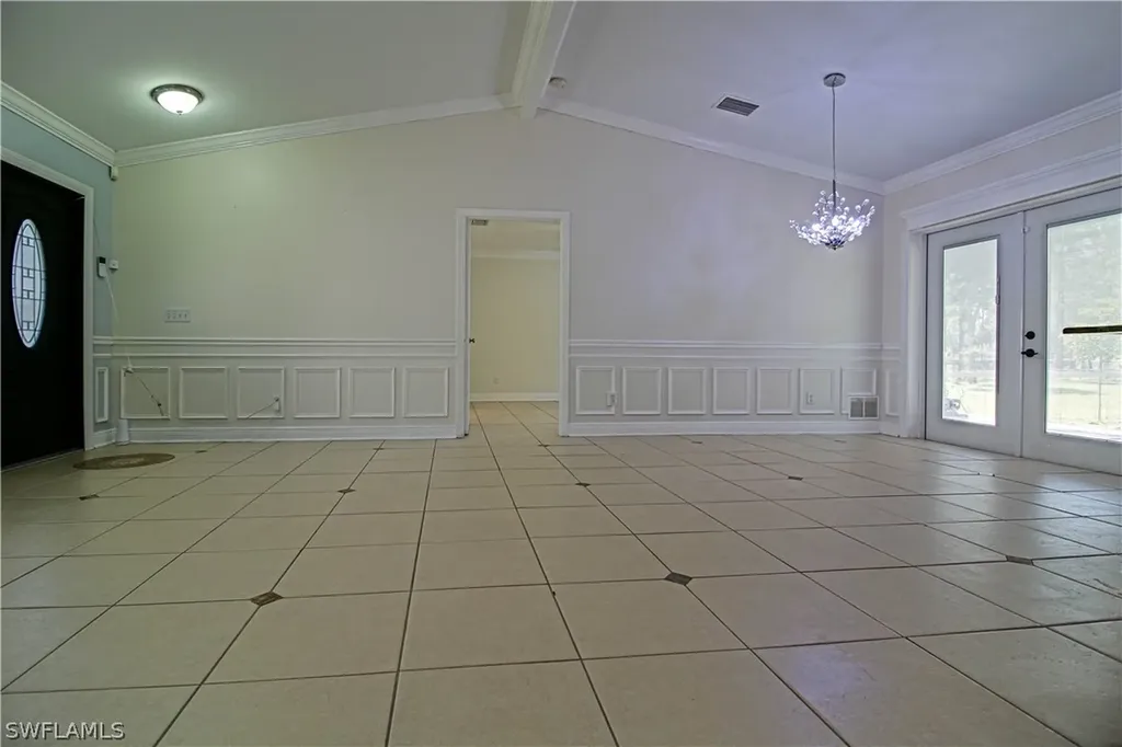 670 20th Avenue NE Naples FL 34120