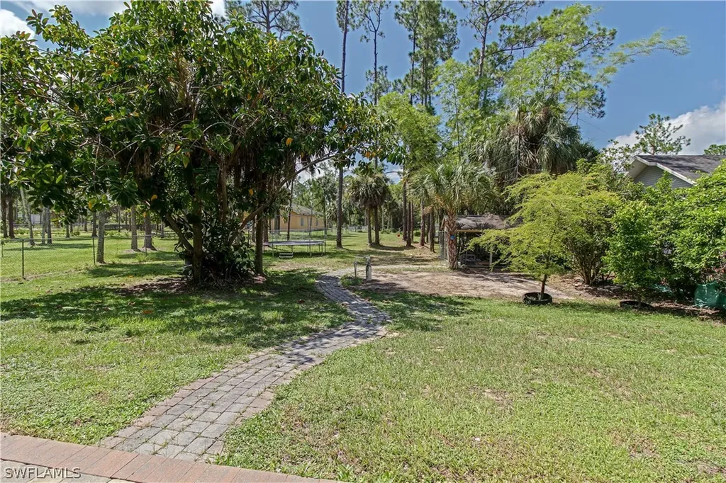 670 20th Avenue NE Naples FL 34120