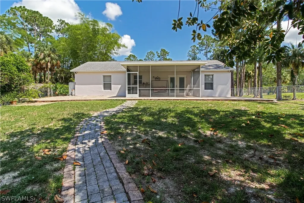 670 20th Avenue NE Naples FL 34120