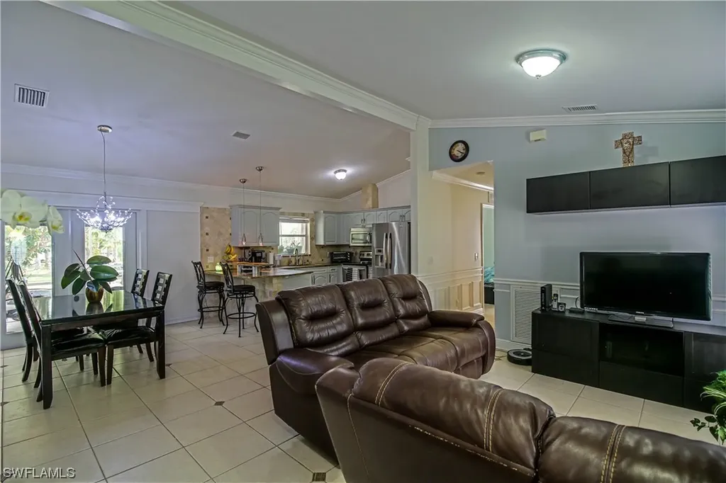 670 20th Avenue NE Naples FL 34120