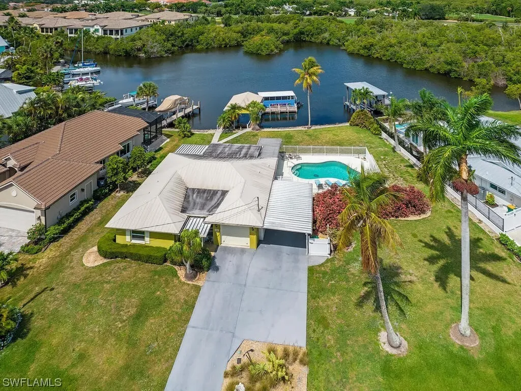 3228 Lakeview Drive Naples FL 34112