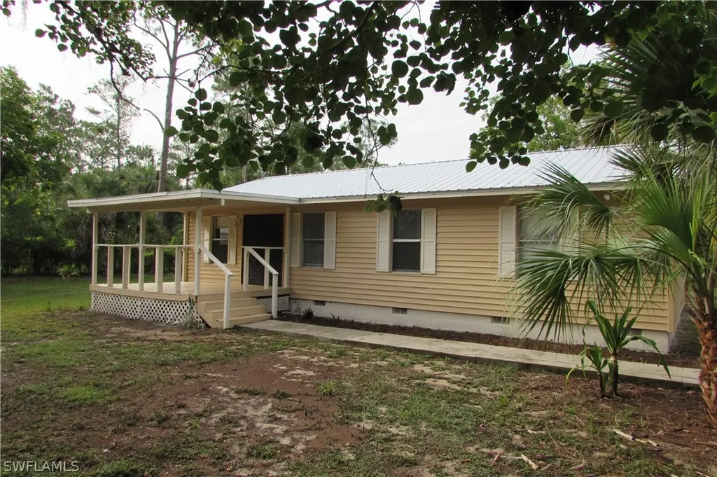 440 14th Avenue NE Naples FL 34120