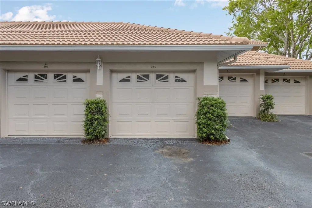 1080 Manor Lake Drive Naples FL 34110