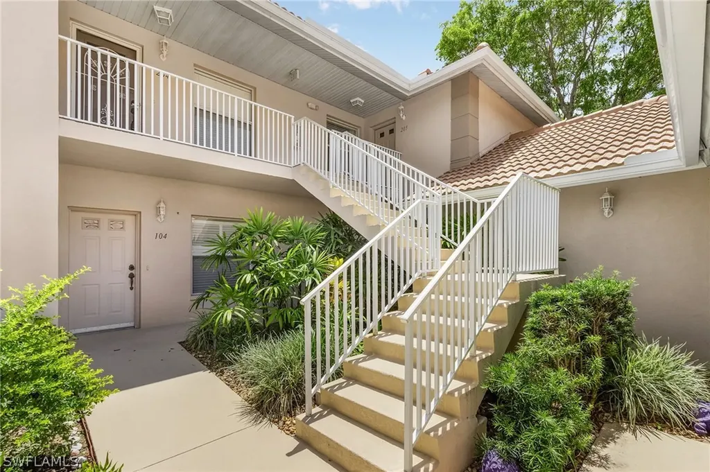 1080 Manor Lake Drive Naples FL 34110
