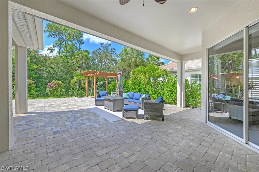 16080 Parque Lane Naples FL 34110