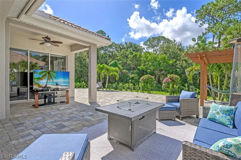 16080 Parque Lane Naples FL 34110