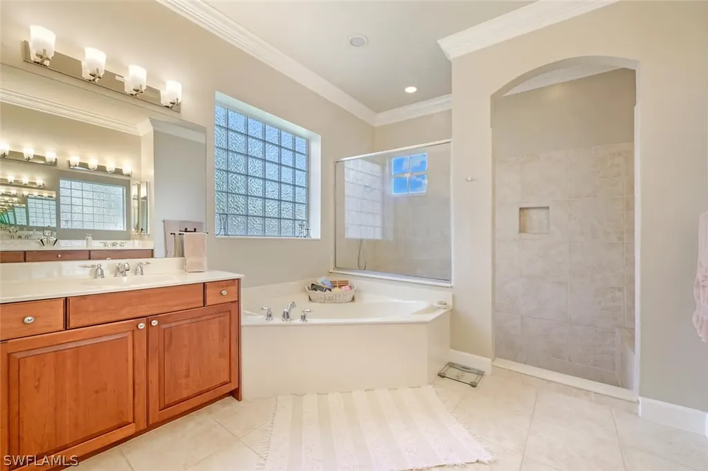 16080 Parque Lane Naples FL 34110