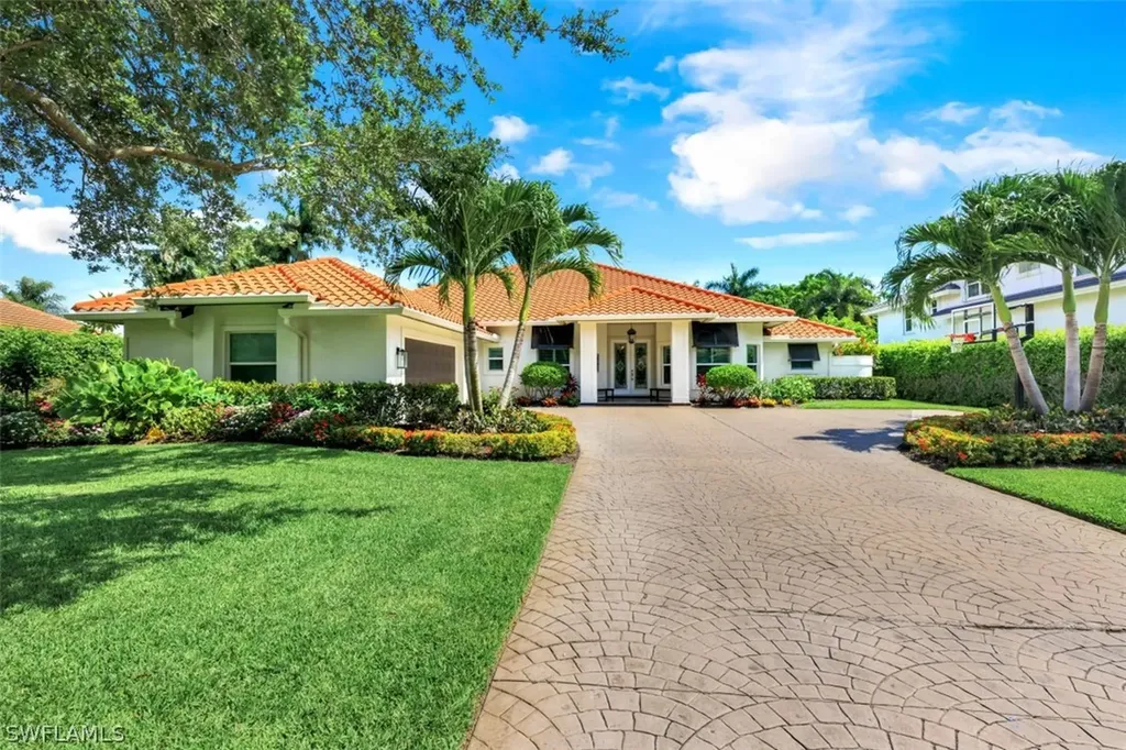 2070 Mission Drive Naples FL 34109