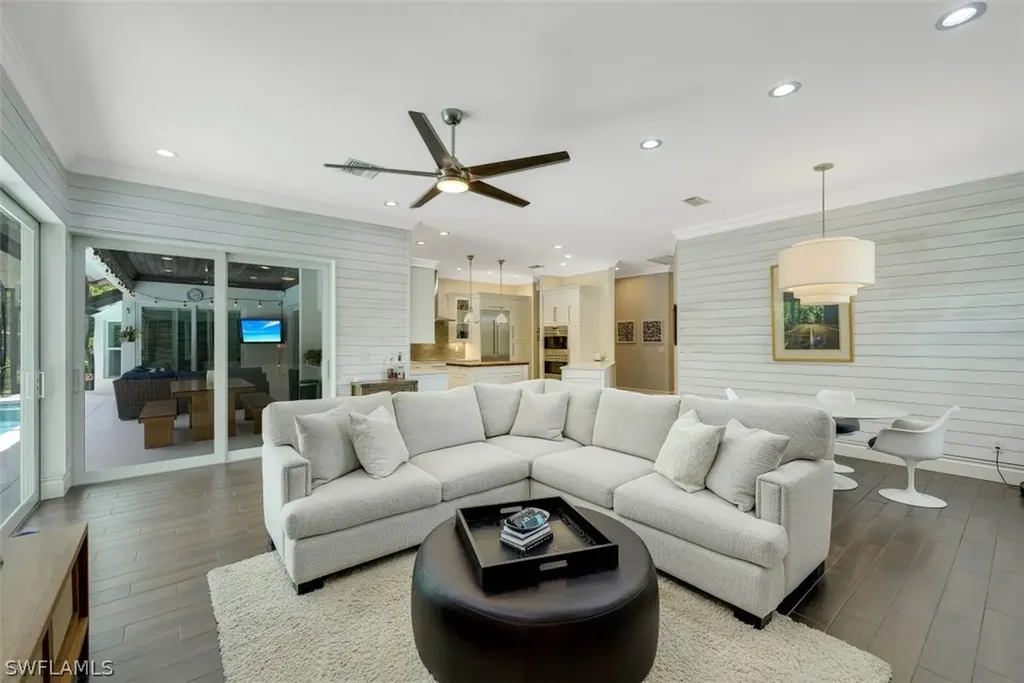 2070 Mission Drive Naples FL 34109
