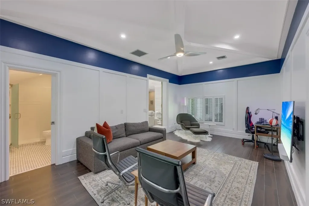 2070 Mission Drive Naples FL 34109
