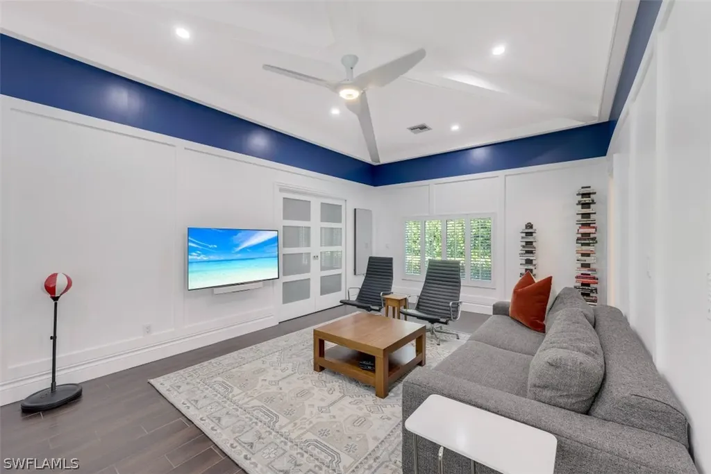 2070 Mission Drive Naples FL 34109