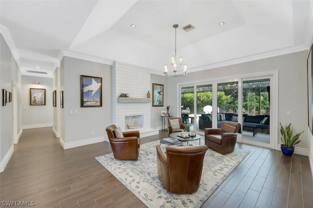 2070 Mission Drive Naples FL 34109