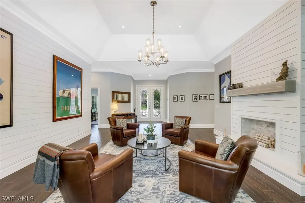 2070 Mission Drive Naples FL 34109