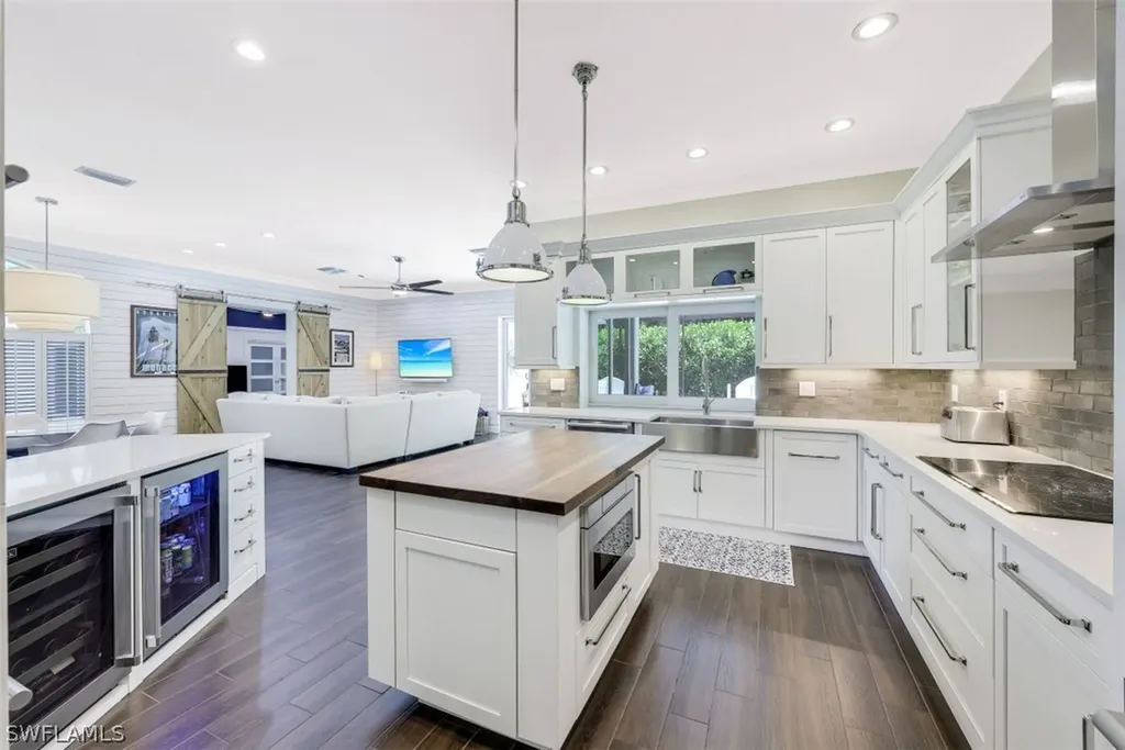 2070 Mission Drive Naples FL 34109