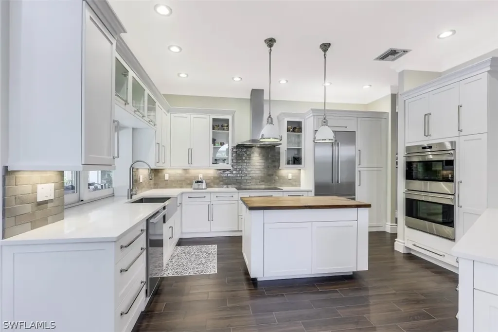 2070 Mission Drive Naples FL 34109